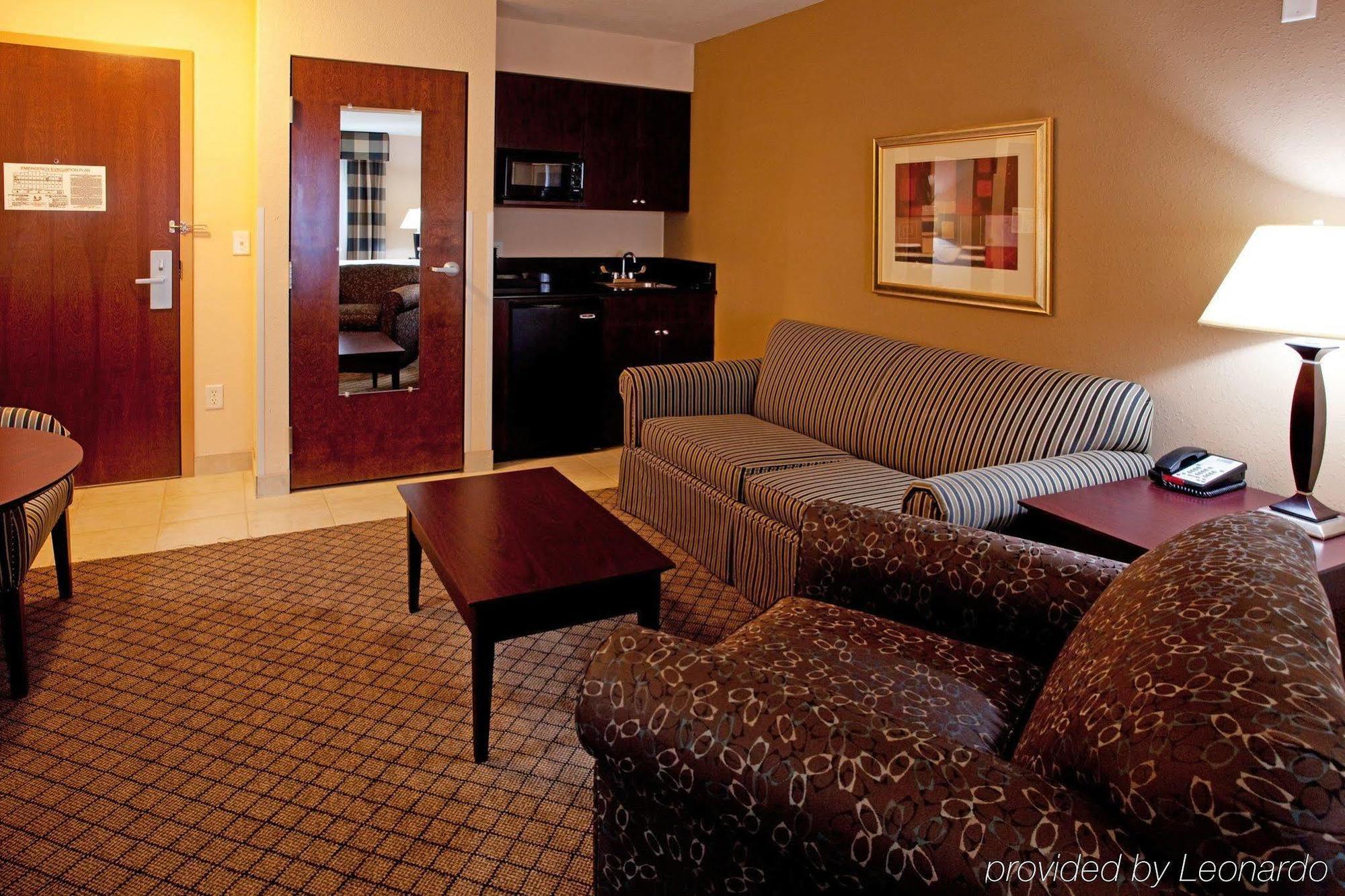 Holiday Inn Express Hotel & Suites Lavonia By Ihg Экстерьер фото